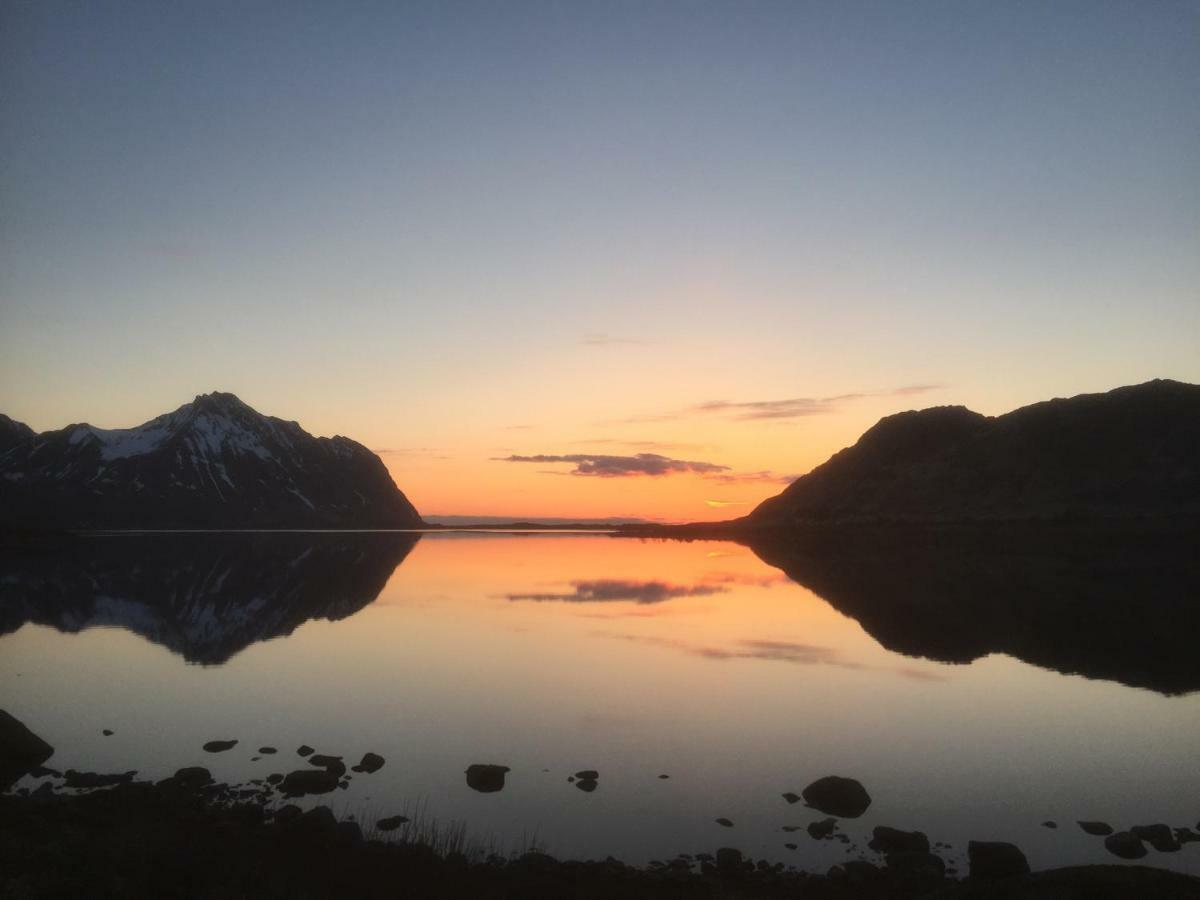 Midnight Sun View Lofoten Leknes Bagian luar foto